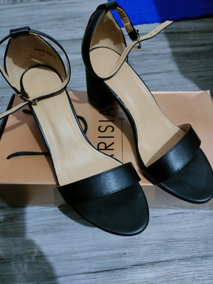 Parisian sandals deals