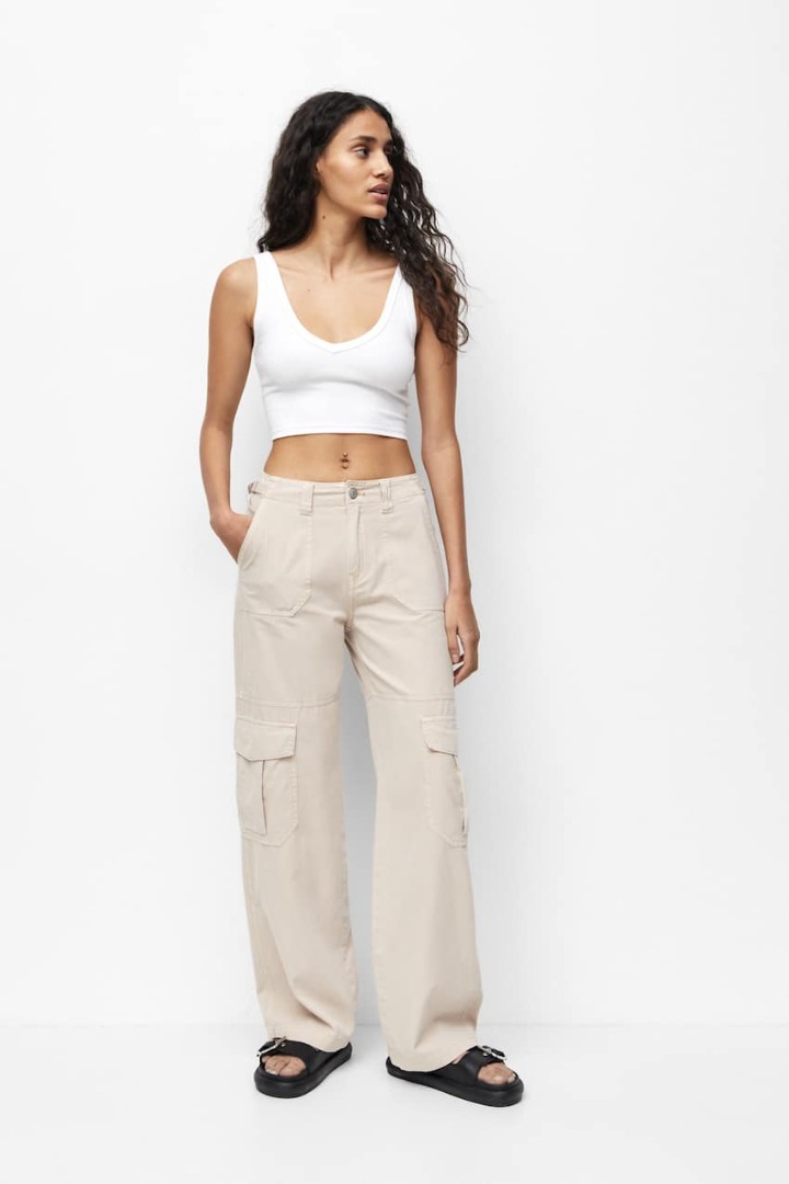 Pull & Bear Adjustable Waist Cargo Trousers, Women\'s Fashion, Bottoms,  Other Bottoms on Carousell