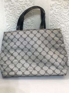 (Category: ) located in . Submitted by shopaholic_gurl (Listing ID 1252334968, Image 1). Description: .