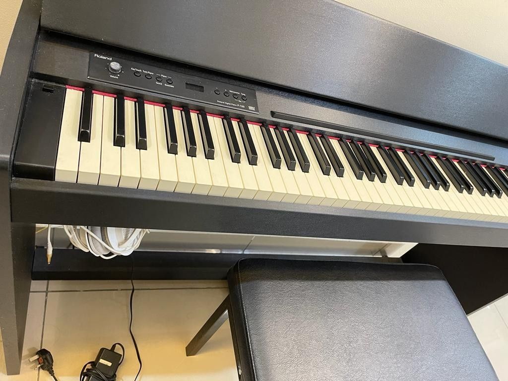 Roland digital piano F120, Hobbies & Toys, Music & Media, Musical