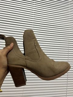 (Category: ) located in . Submitted by eldoora (Listing ID 1252349236, Image 1). Description: .