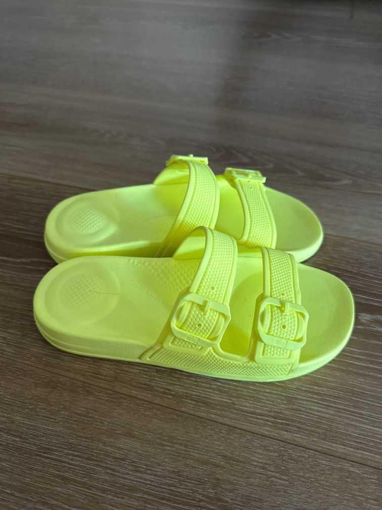 Adidas yellow hot sale flip flops