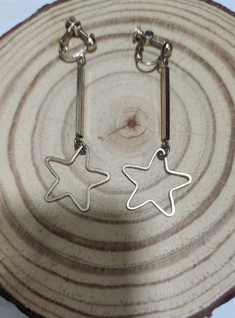 Clip on star discount earrings