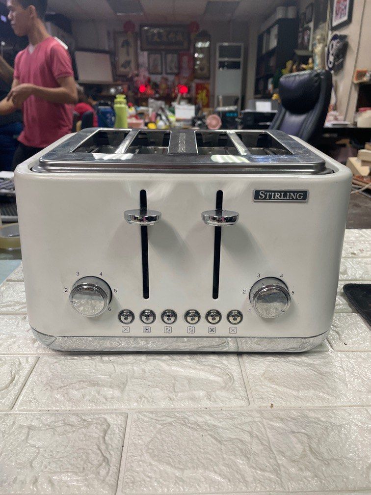 Stirling 4 Slice Bread Toaster White (Category: Ovens & Toasters) located in Pasay City. Submitted by meostore (Listing ID 1252246012, Image 1). Description: No issue at all 220v ready to use Pm.