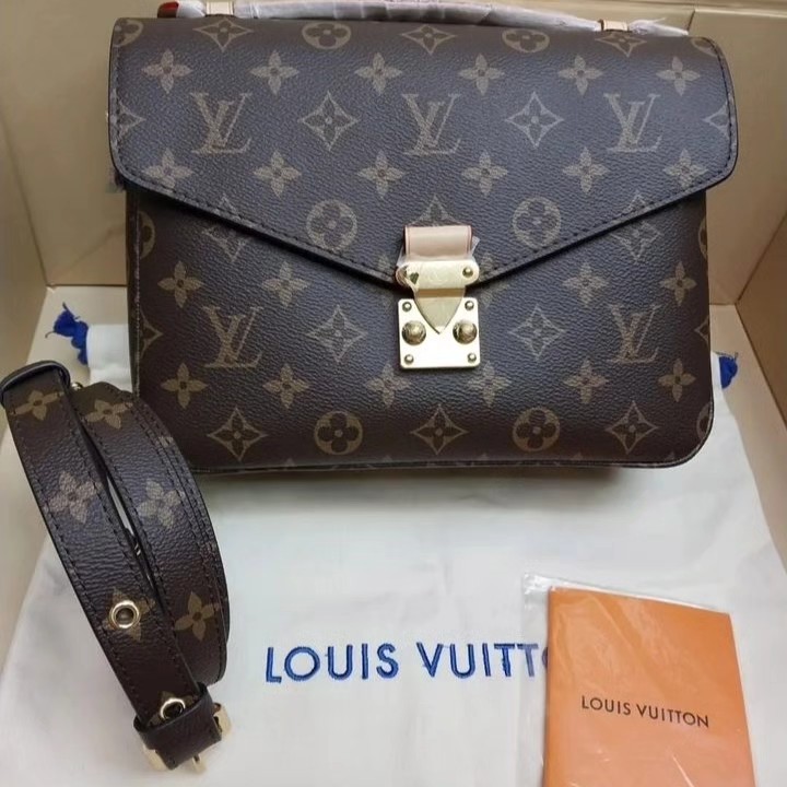 Tas branded lv tas make up, Barang Mewah, Tas & Dompet di Carousell