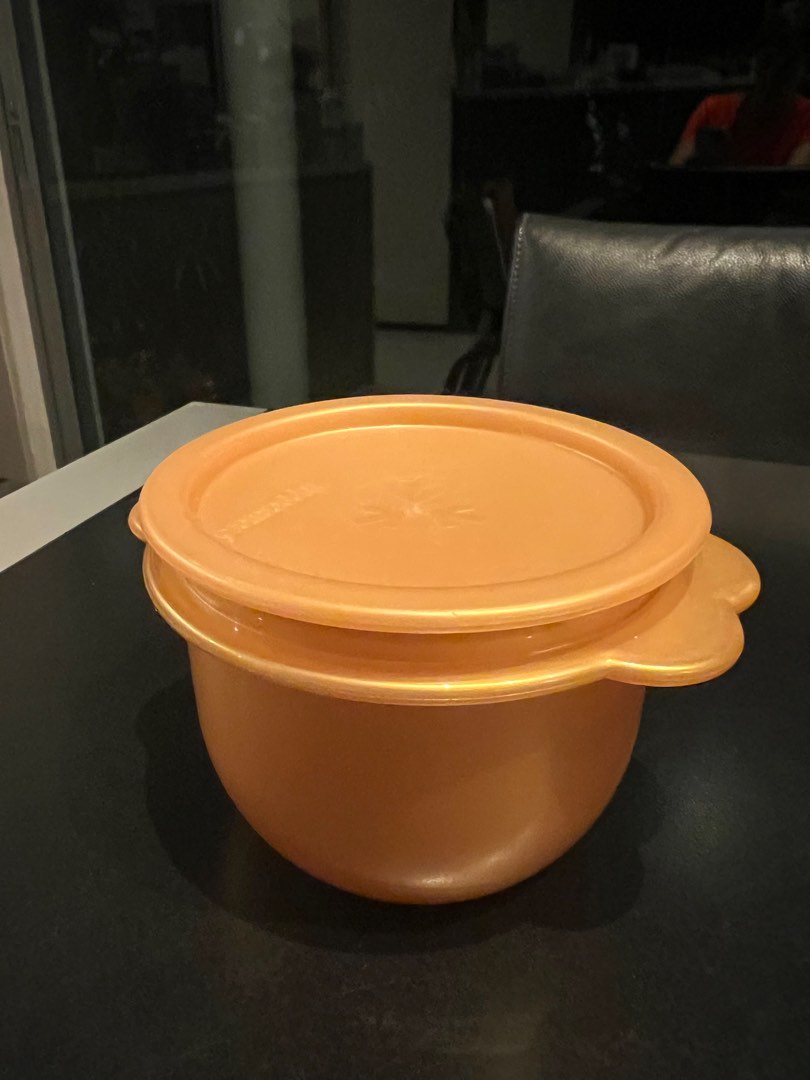 Tupperware Round Container (750 ml), Furniture & Home Living