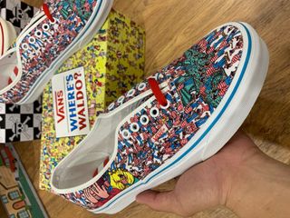 (Category: ) located in . Submitted by sneaker123 (Listing ID 1252340120, Image 1). Description: .