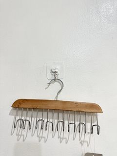 Wooden metal belt hanger