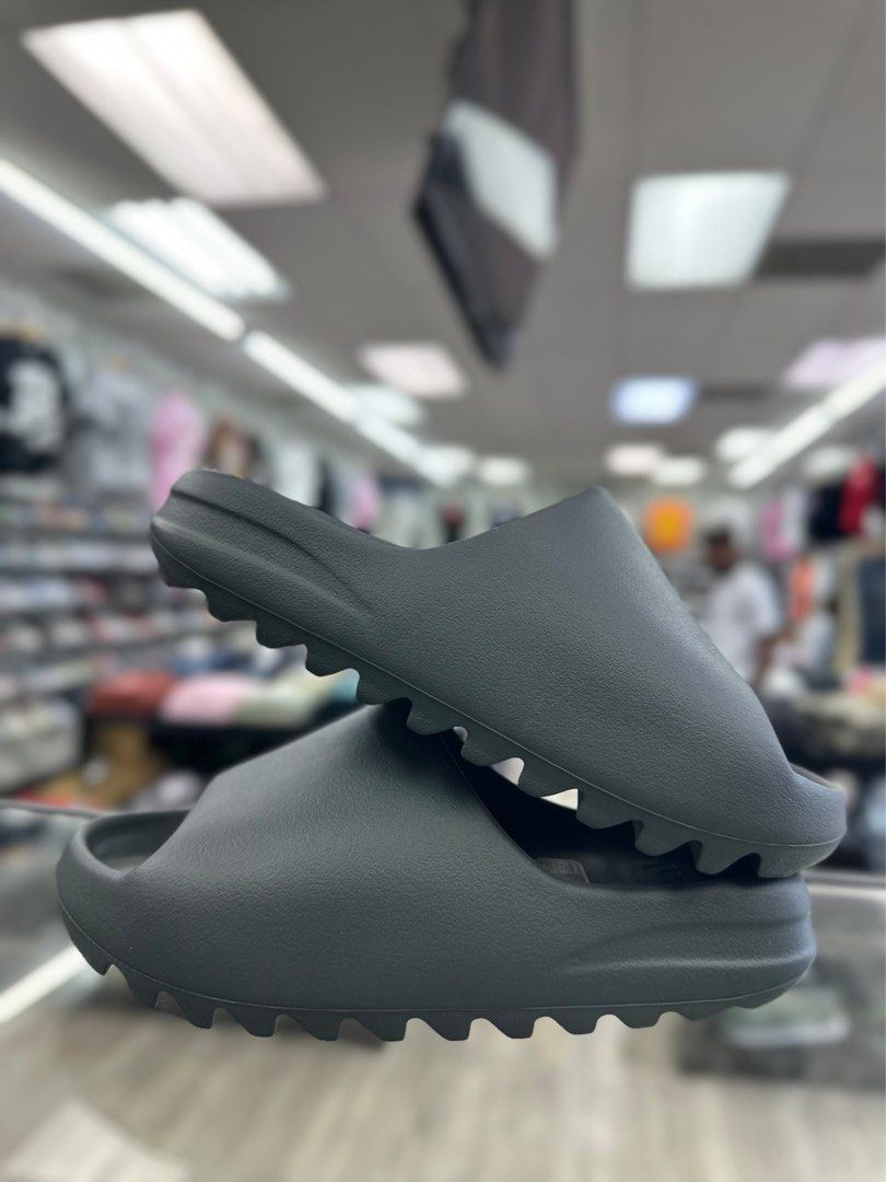 yeezy slides moon grey