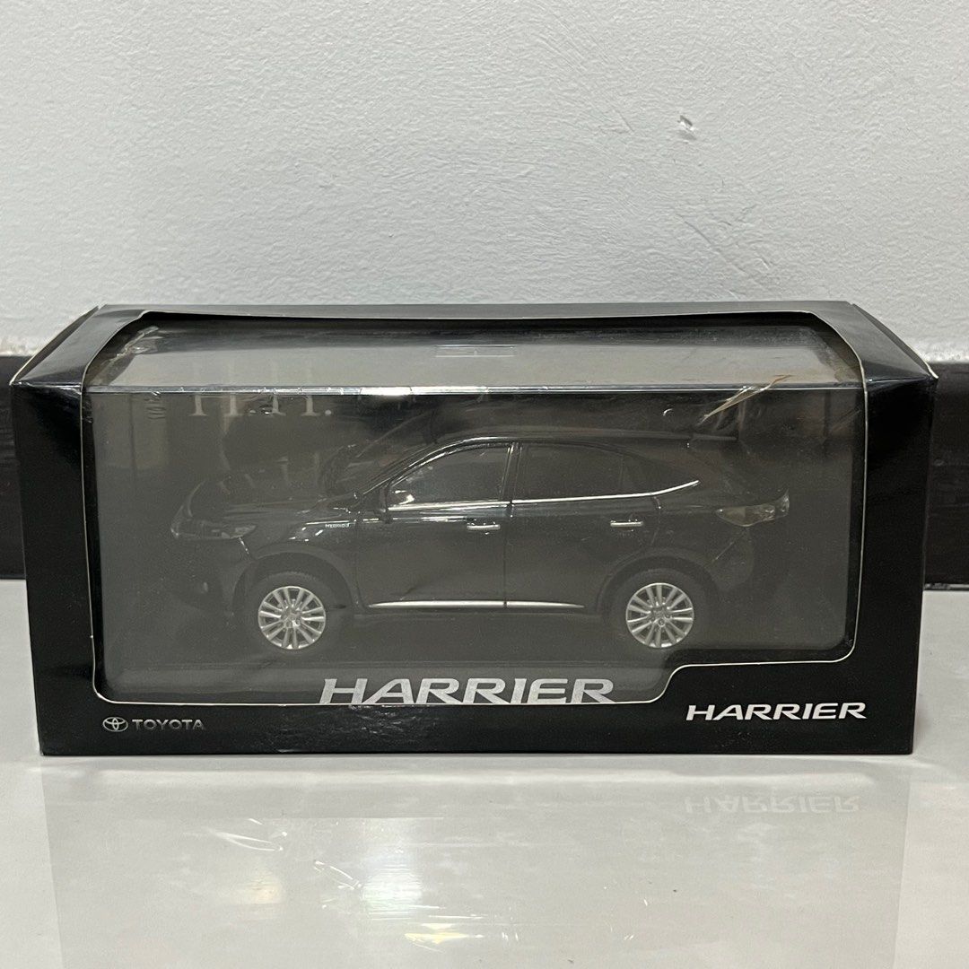 1:30 Toyota Harrier (Black), Toys & Collectibles, Figurines