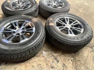 17” Mitsubishi strada stock used mags 6Holes pcd 139 w/265-70-r17 Dunlop tires used