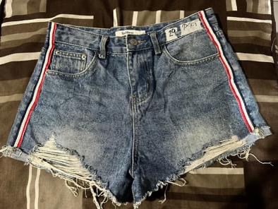 (Category: ) located in . Submitted by iamsuperlei (Listing ID 1253904952, Image 1). Description: .