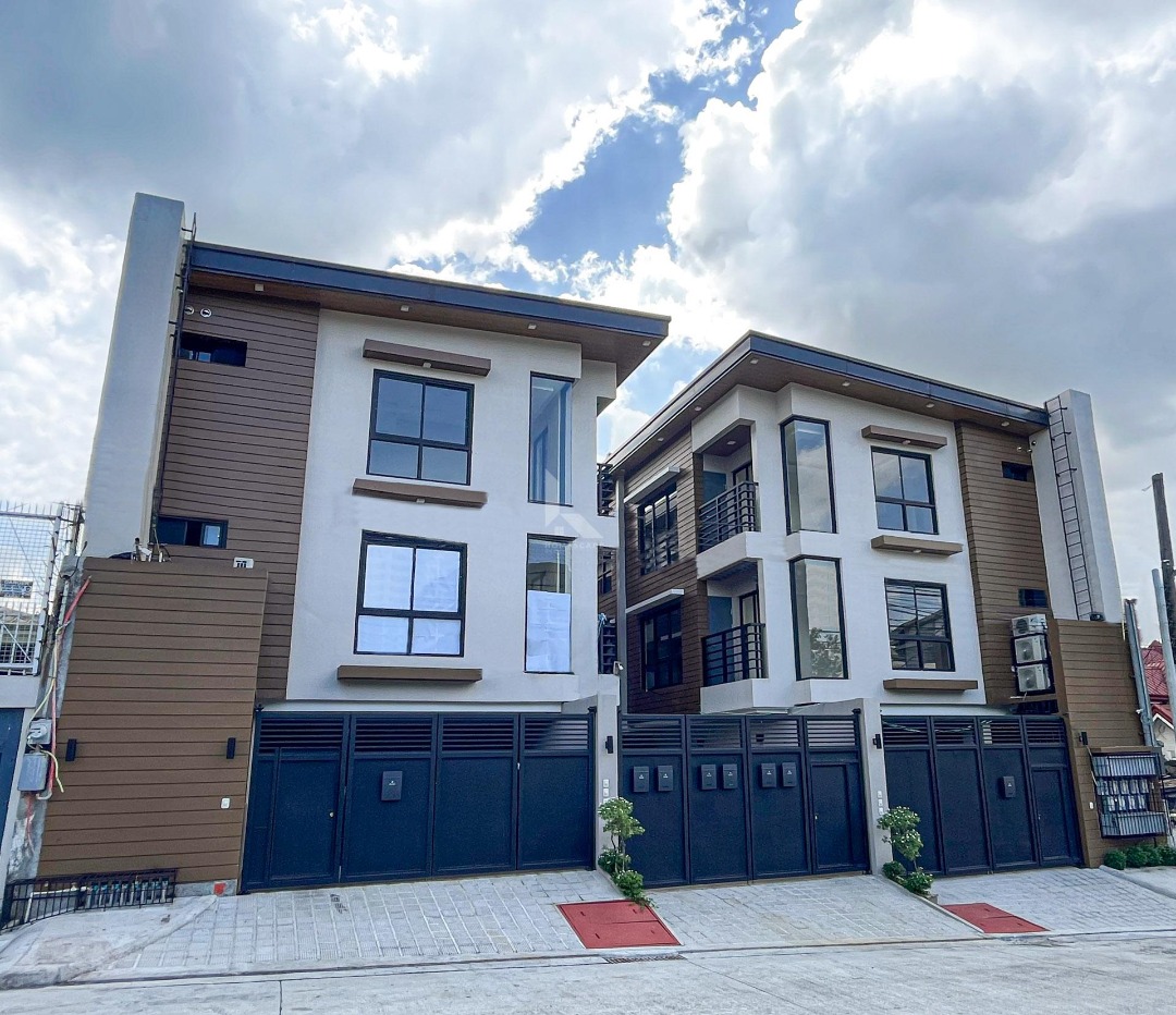 4BR Modern Townhouse in UP Village Diliman Quezon City near Maginhawa