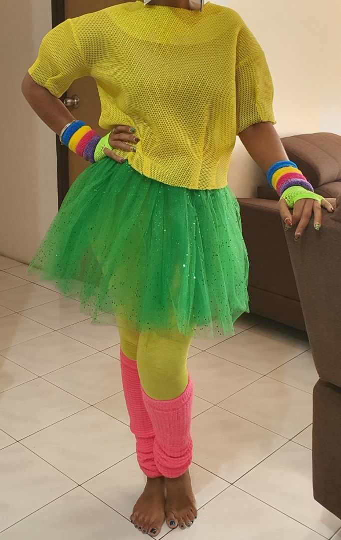 80s retro shop attire