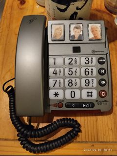 Retro Telephone, Brand New and Functional