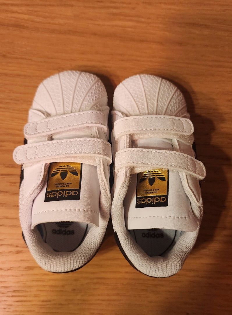 White adidas deals infant shoes