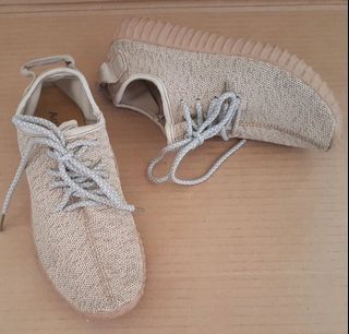 Men Size 5.5US adidas Yeezy 450 Off White White Sneakers Kanye West Women  6.5US