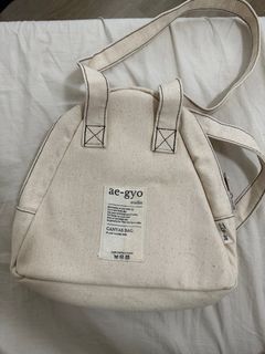 Aegyo Studio Triangle Bag