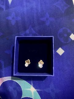 Anting Tusuk clover dancing stone