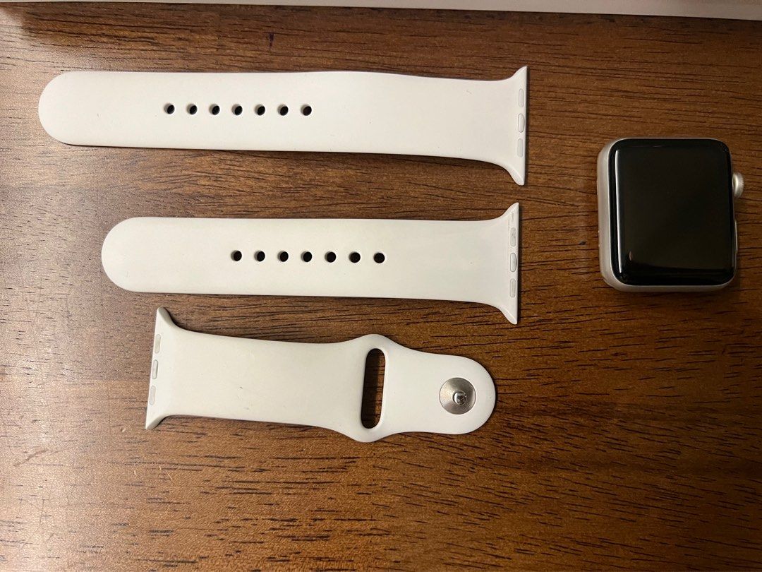 Does white apple discount watch band get dirty