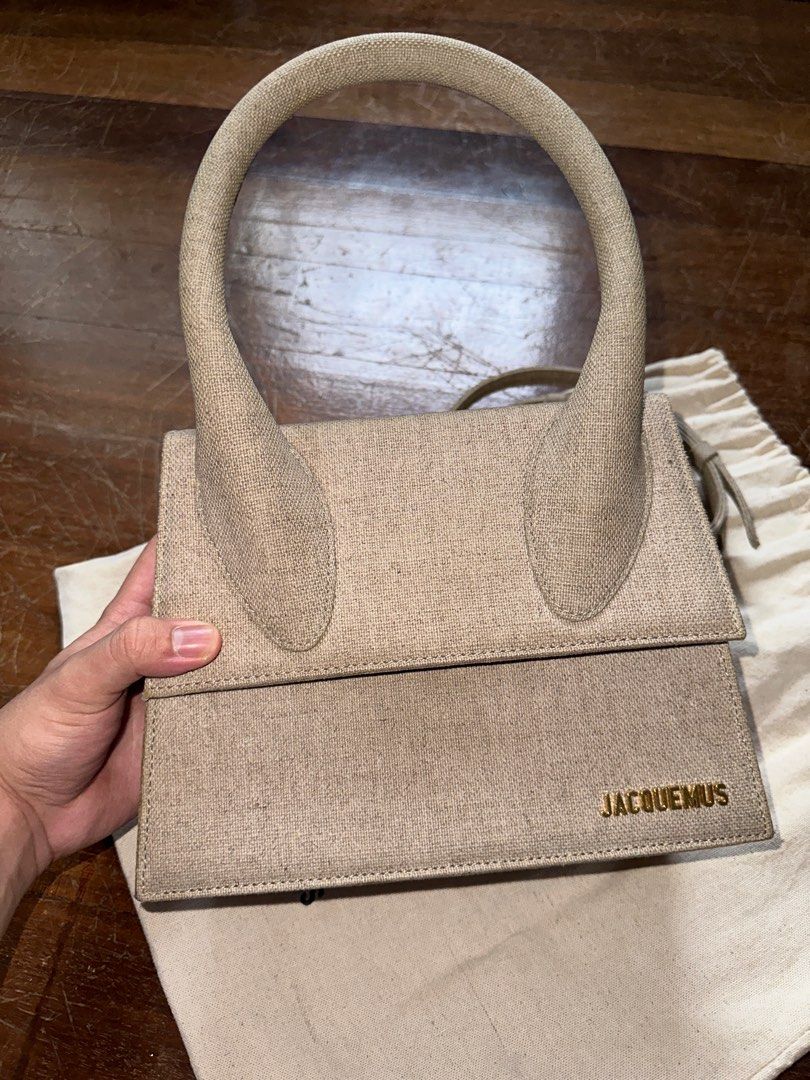 JACQUEMUS LE GRAND CHIQUITO, Luxury, Bags & Wallets on Carousell