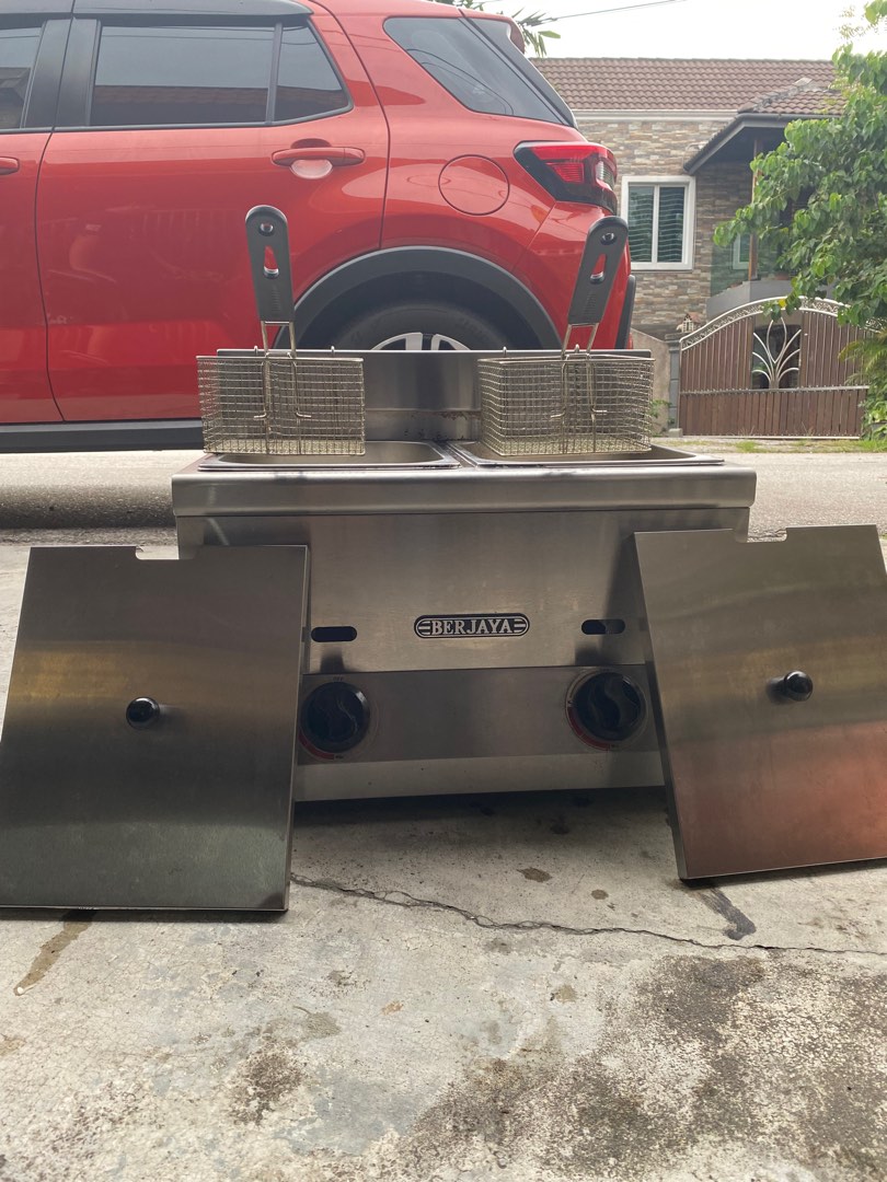 BERJAYA GAS DEEP FRYER DOUBLE, TV & Home Appliances, Other Home