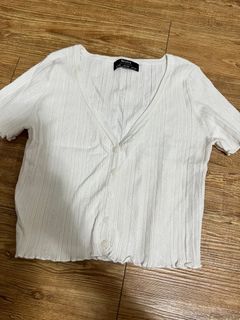 Bershka 短板捲邊上衣