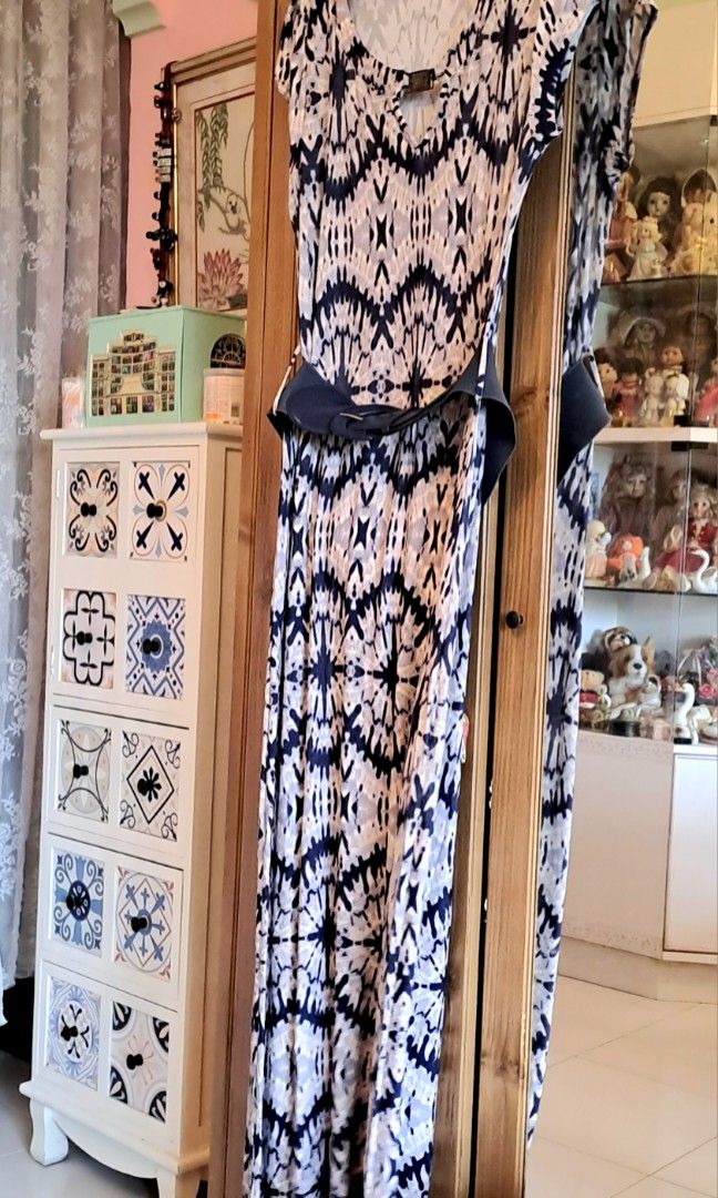 Billie Blossom long dress by Dorothy Perkins Size 14 fits L to