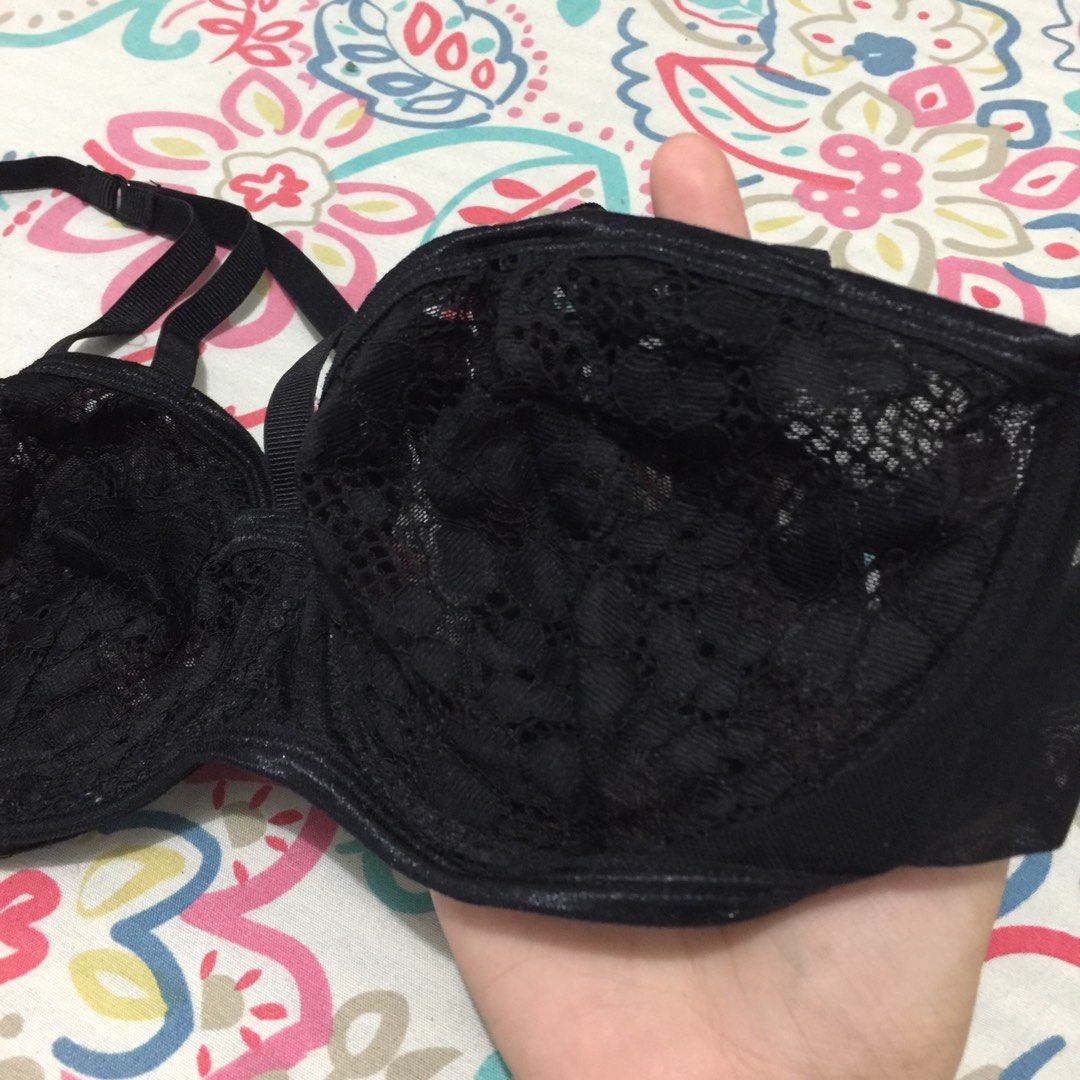 Black Lingerie Bra (Category: Undergarments & Loungewear) located in Paranaque City. Submitted by preloved.lulus (Listing ID 1254061428, Image 2). Description: Never been used nag fade lang tag sa tagal naka stock Size: 36A .