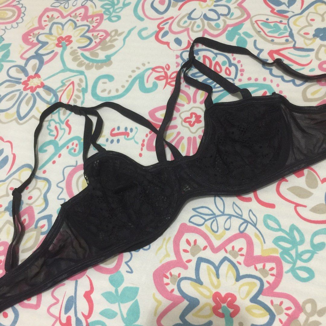 Black Lingerie Bra (Category: Undergarments & Loungewear) located in Paranaque City. Submitted by preloved.lulus (Listing ID 1254061428, Image 1). Description: Never been used nag fade lang tag sa tagal naka stock Size: 36A .