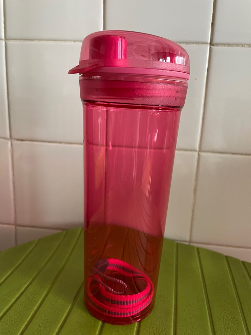 BN Tupperware drinking flask tumbler