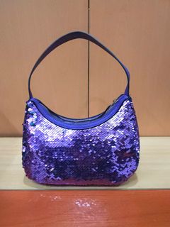 (Category: ) located in . Submitted by ynasclosetcleanup (Listing ID 1254046232, Image 1). Description: .