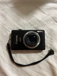 (Category: ) located in . Submitted by ceoretrocamera (Listing ID 1254009192, Image 1). Description: .