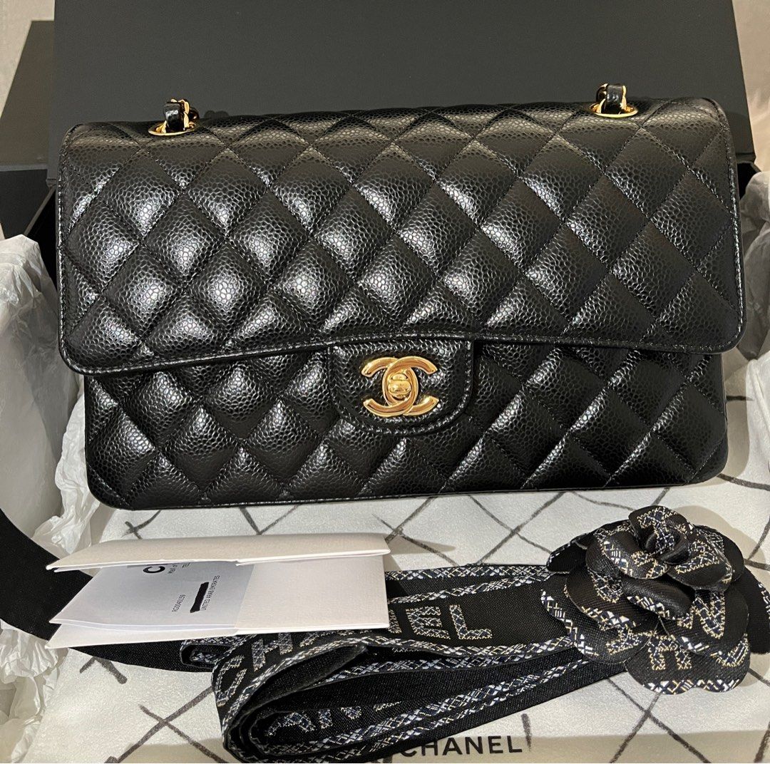 Chanel 22 medium GHW, Luxury, Bags & Wallets on Carousell