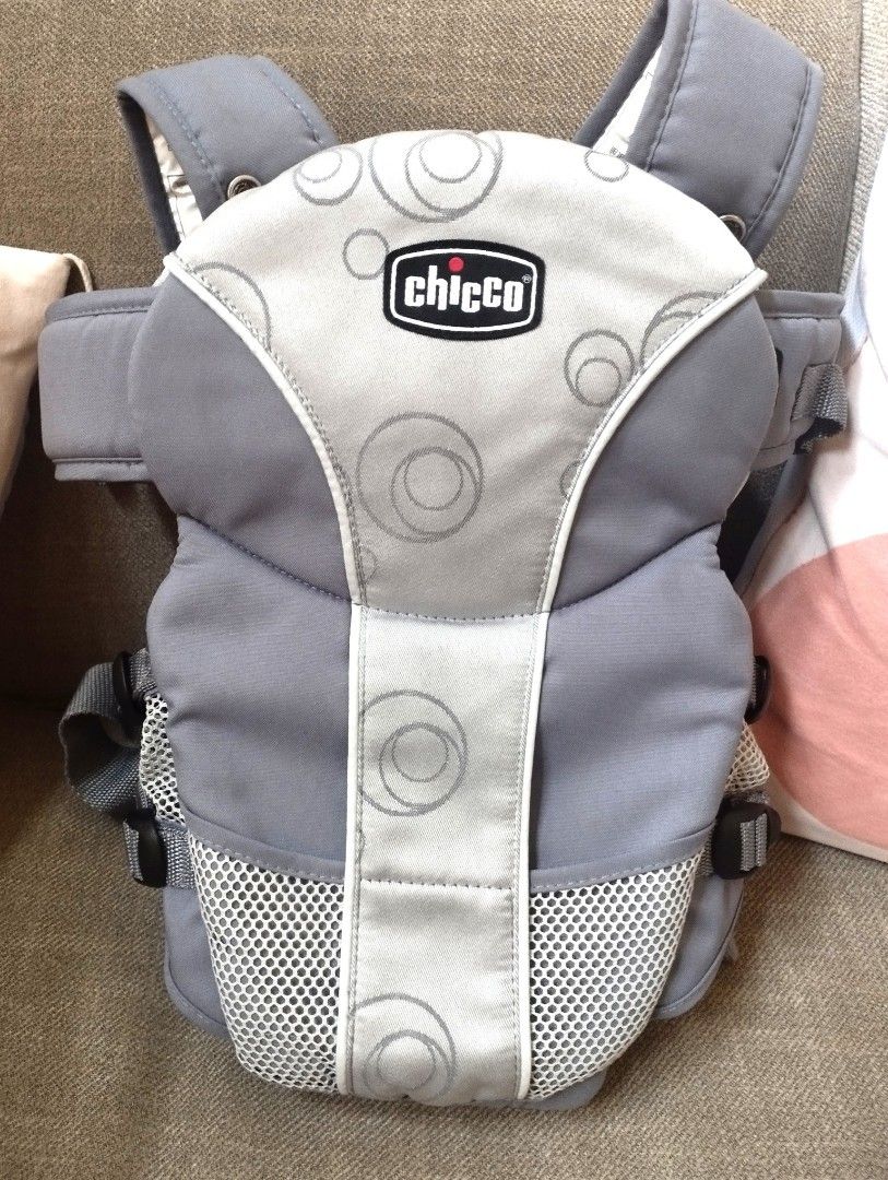 Chicco 2 way infant carrier, Babies & Kids, Going Out, Carriers