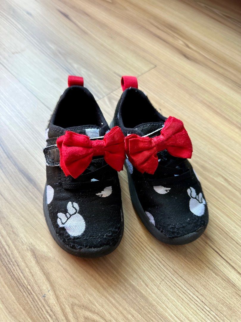 Minnie mouse deals shoes clarks