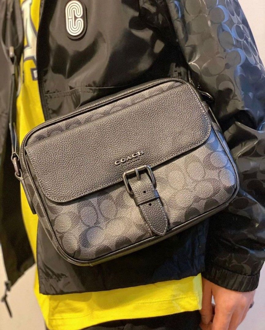Coach mens shoulder bag 2025
