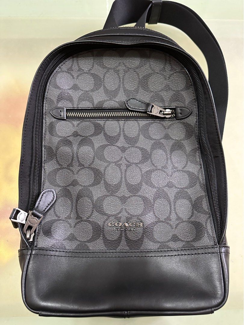 Coach Graham Pack Logo