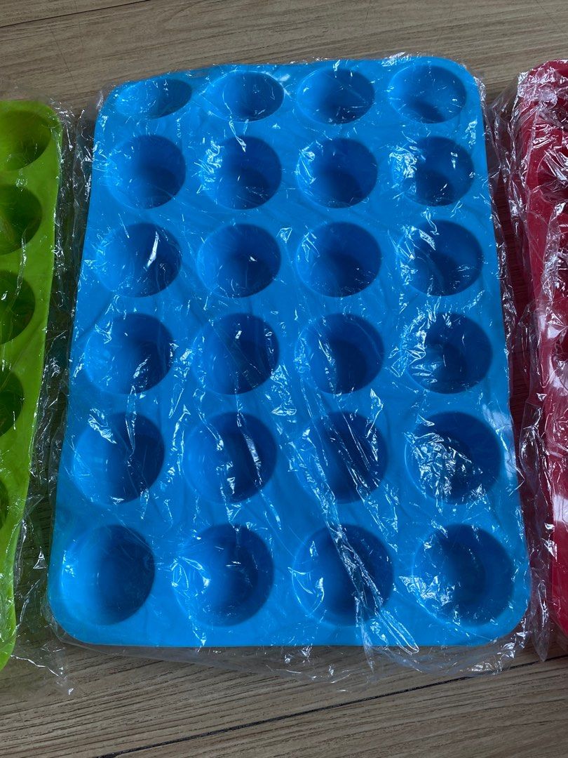 Cupcake baking silicone molder 24pcs hole tray mold (Category: Other Kitchenware & Tableware) located in Manila. Submitted by otama0713 (Listing ID 1254039011, Image 2). Description: Take all 3 trays.