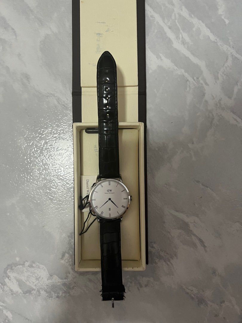 Daniel wellington top blue needle