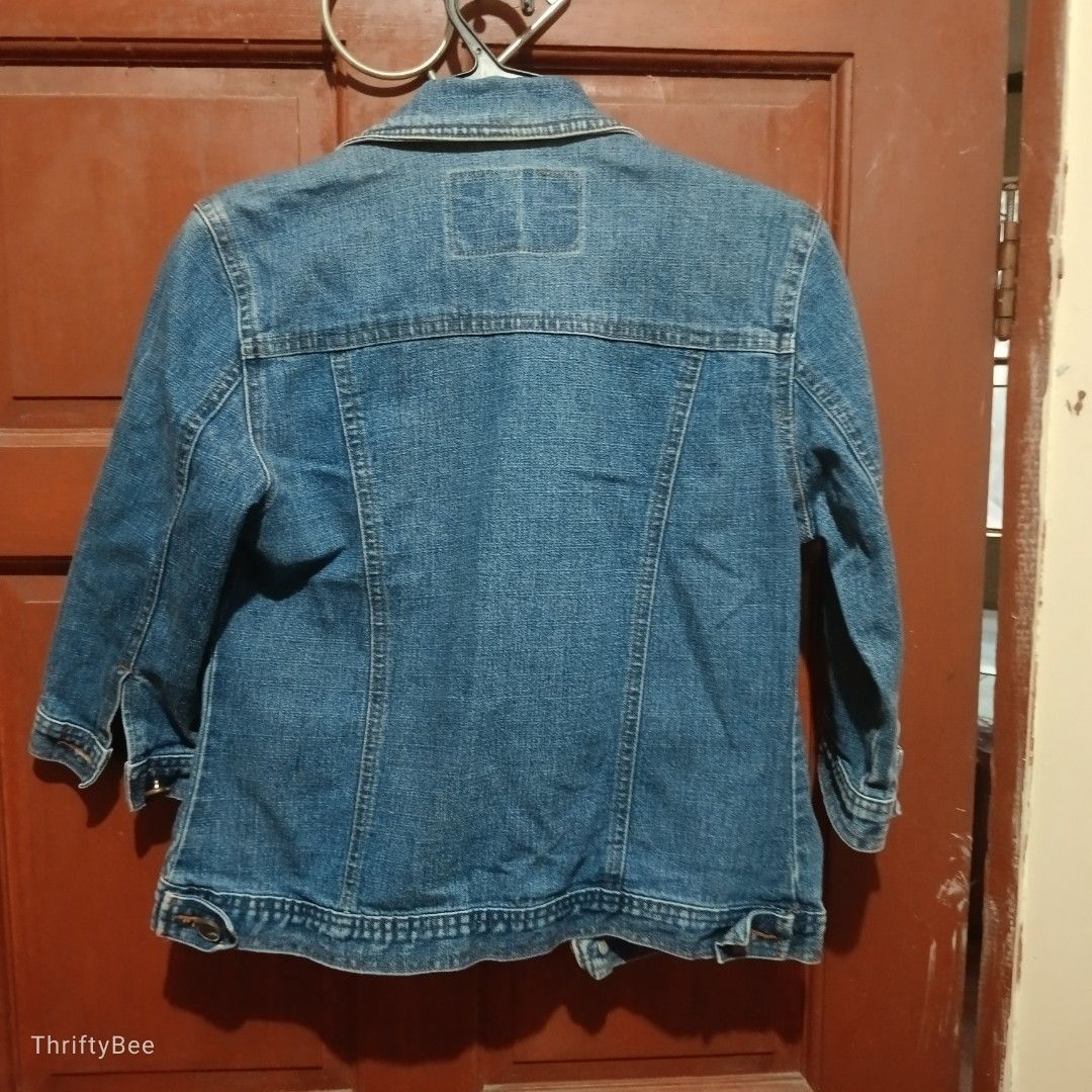 Denim Jacket TMX 201 Medium (Category: Coats, Jackets and Outerwear) located in Quezon City. Submitted by xiaociaos (Listing ID 1254003758, Image 2). Description: High quality denim jacket. Bought in US. Cropped sleeves. Complete buttons. Super nice pa! RFS: duplicate + medyo maliit na.