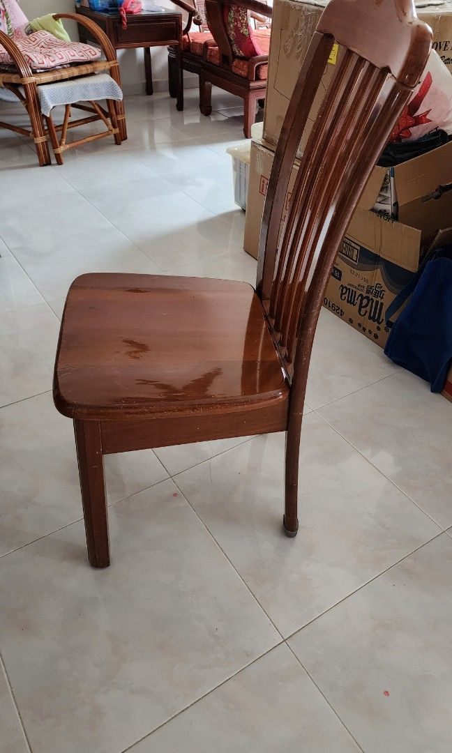 Dining Table Set (Category: Tables & Sets) located in Singapore. Submitted by serenelims29611 (Listing ID 1253921360, Image 3). Description: .