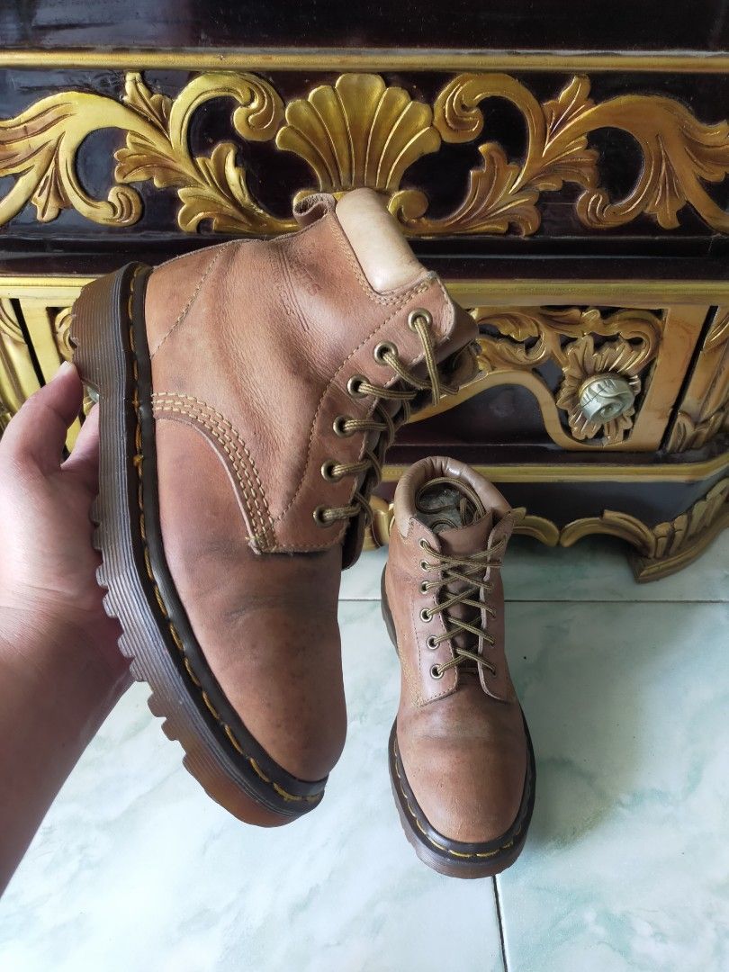 Dr martens saxon deals