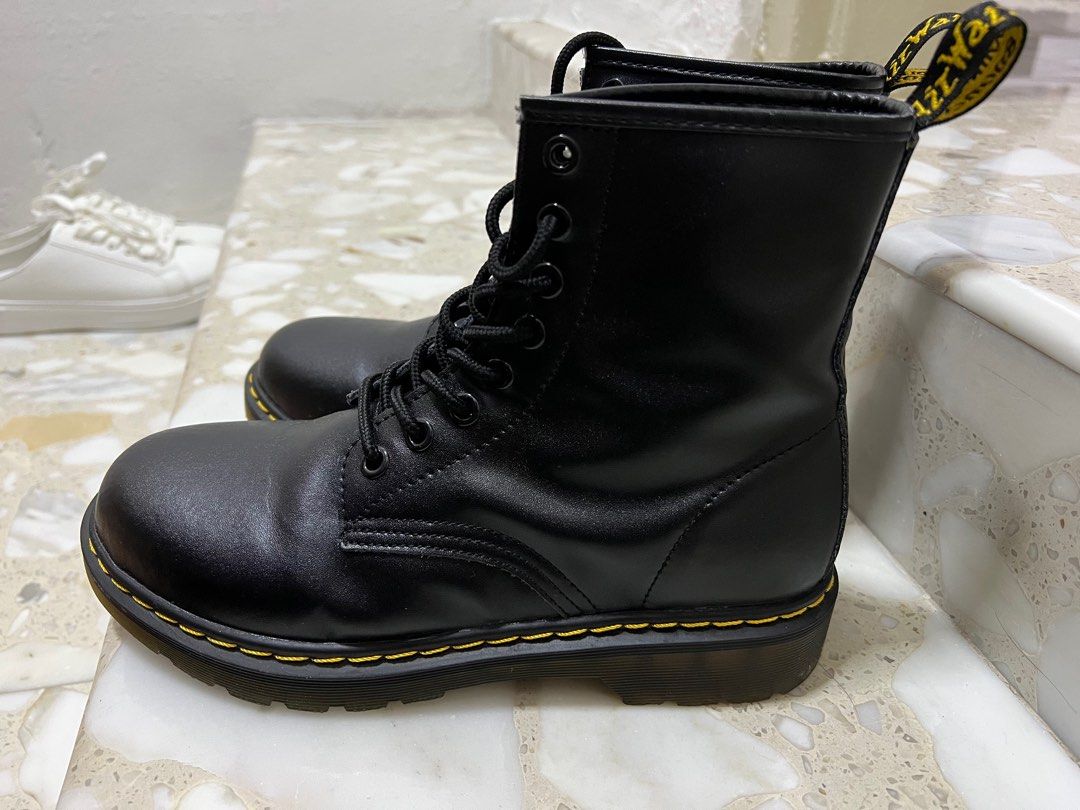 Black doc hotsell marten look alikes