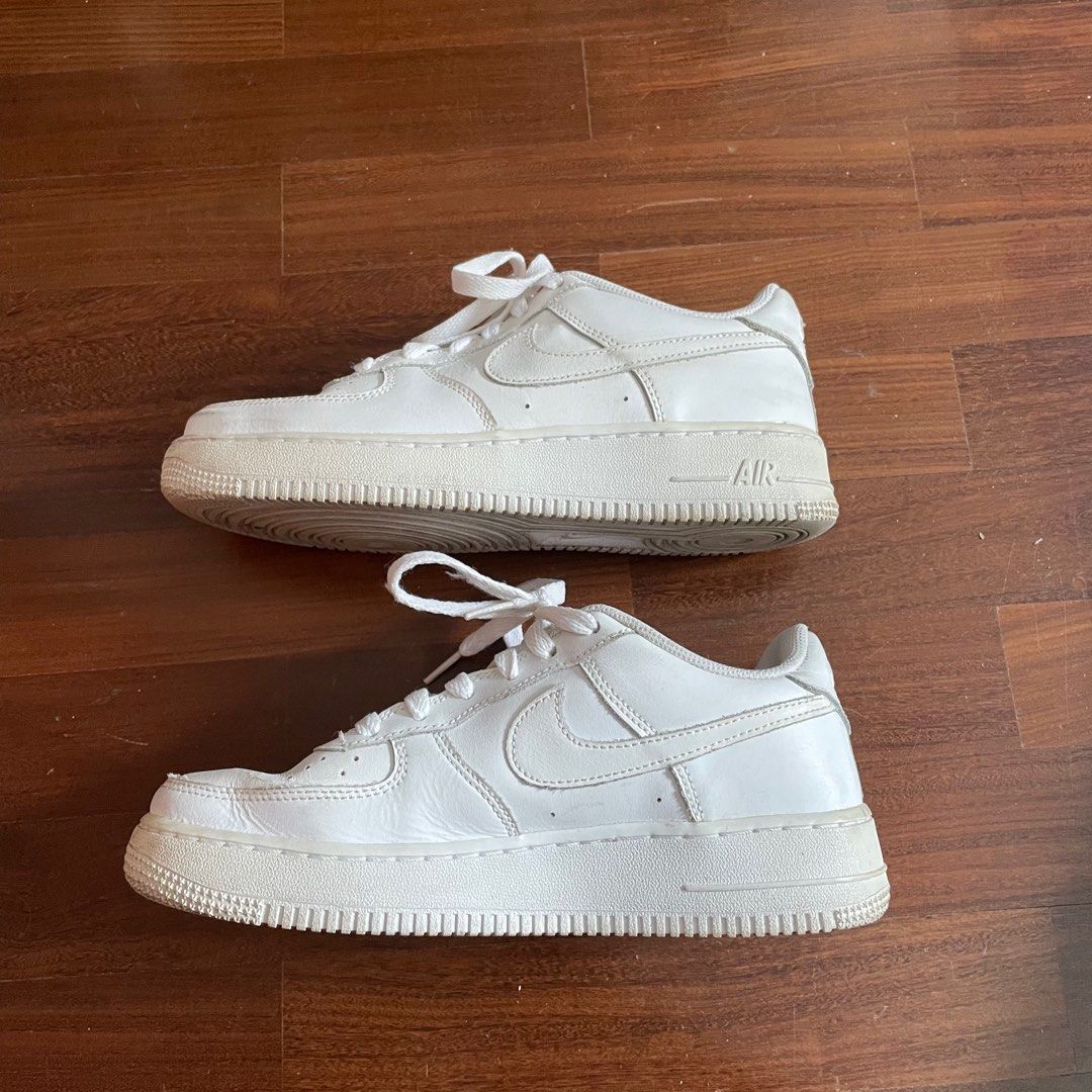All white nike low tops on sale