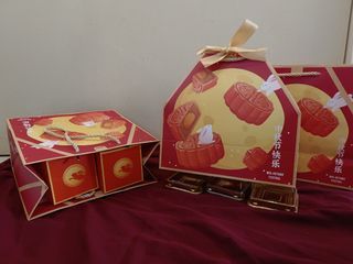 ✨FREE KNIFE SET✨Mooncake Gift Box / Gift Bag with Handle / Paper Bag  - Large Red Mooncake Bunny Design with Ribbon