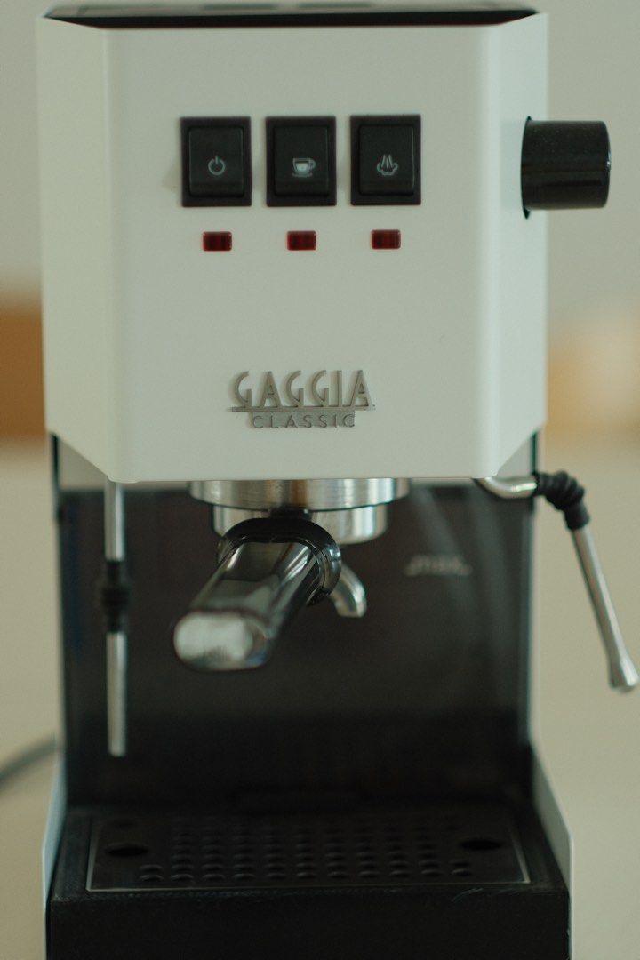 Gaggia classic coffee machine, TV & Home Appliances, Kitchen Appliances