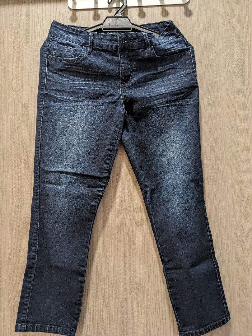 Guess Jeans size 28 Women s Fashion Bottoms Jeans Leggings