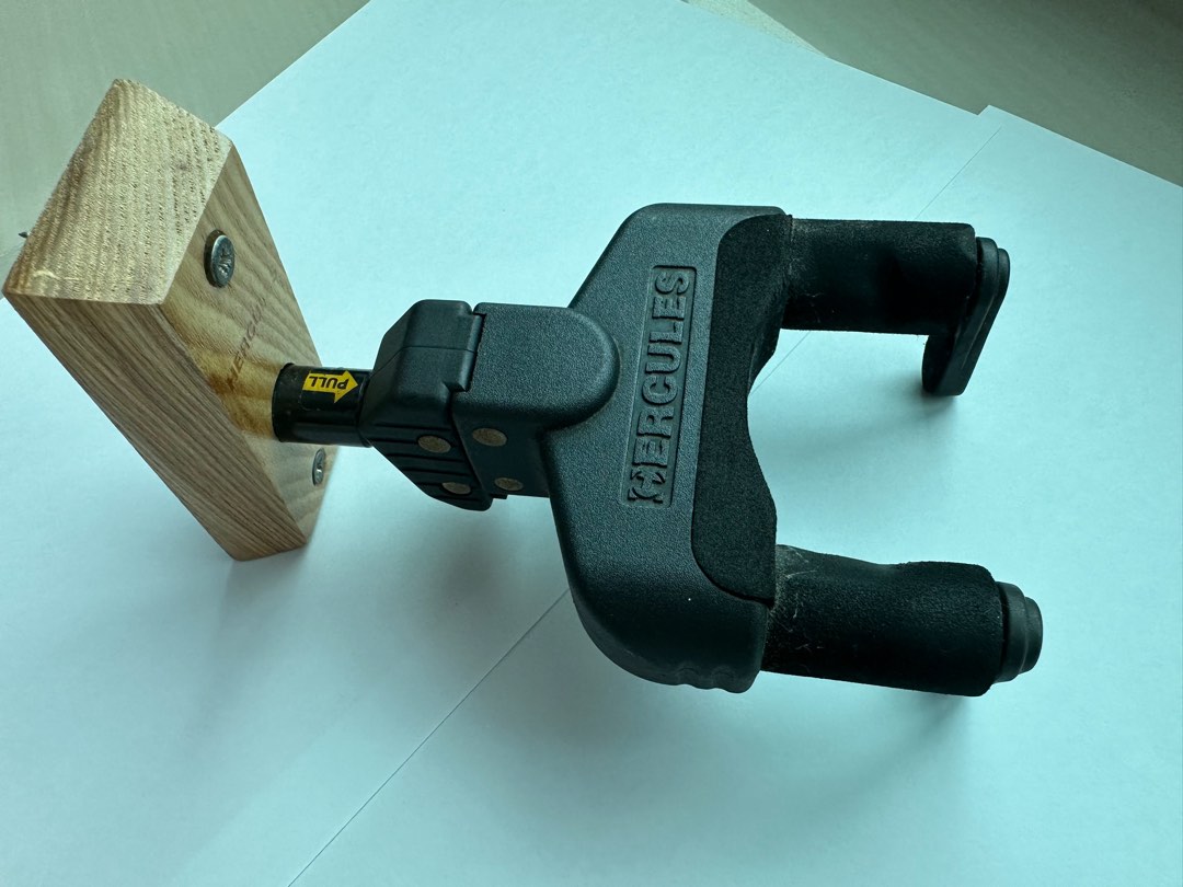 Hercules Guitar Wall Mount, Hobbies & Toys, Music & Media, Music Accessories on Carousell