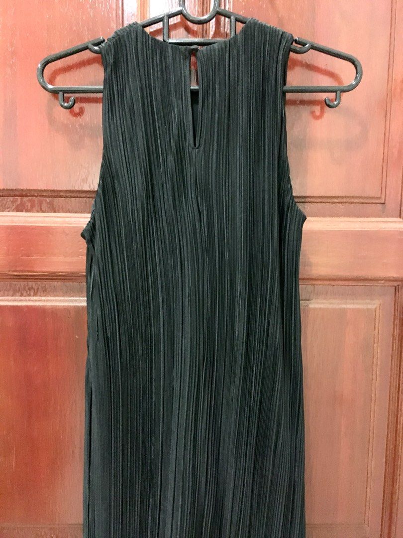 Bb dakota sleeveless pleated on sale dress